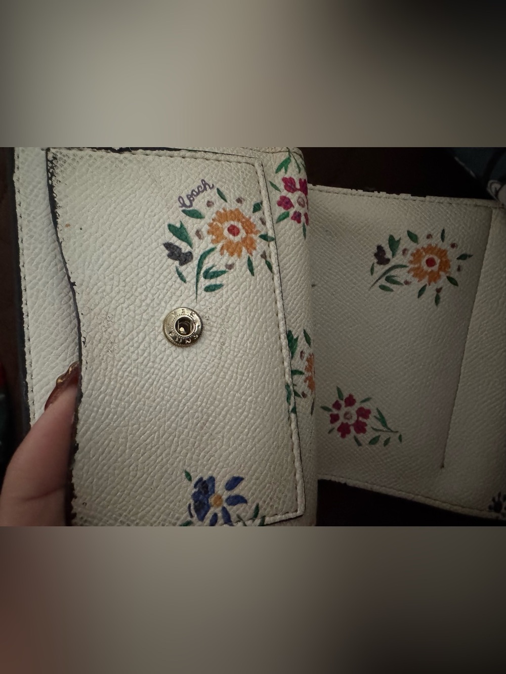 COACH not authentic White Floral Small Wallet – White Floral Print - Picture 4 of 5